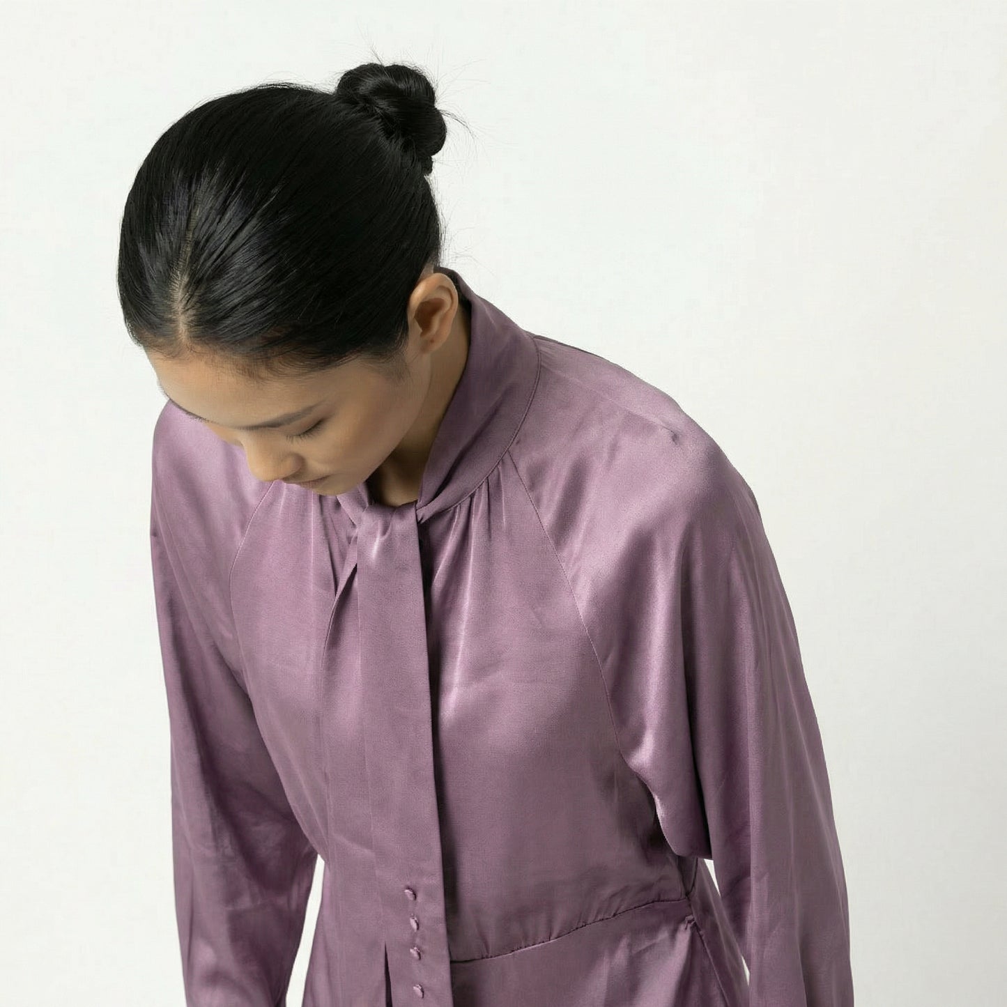 ASOS – Maxikleid aus Satin, Flieder – Damen